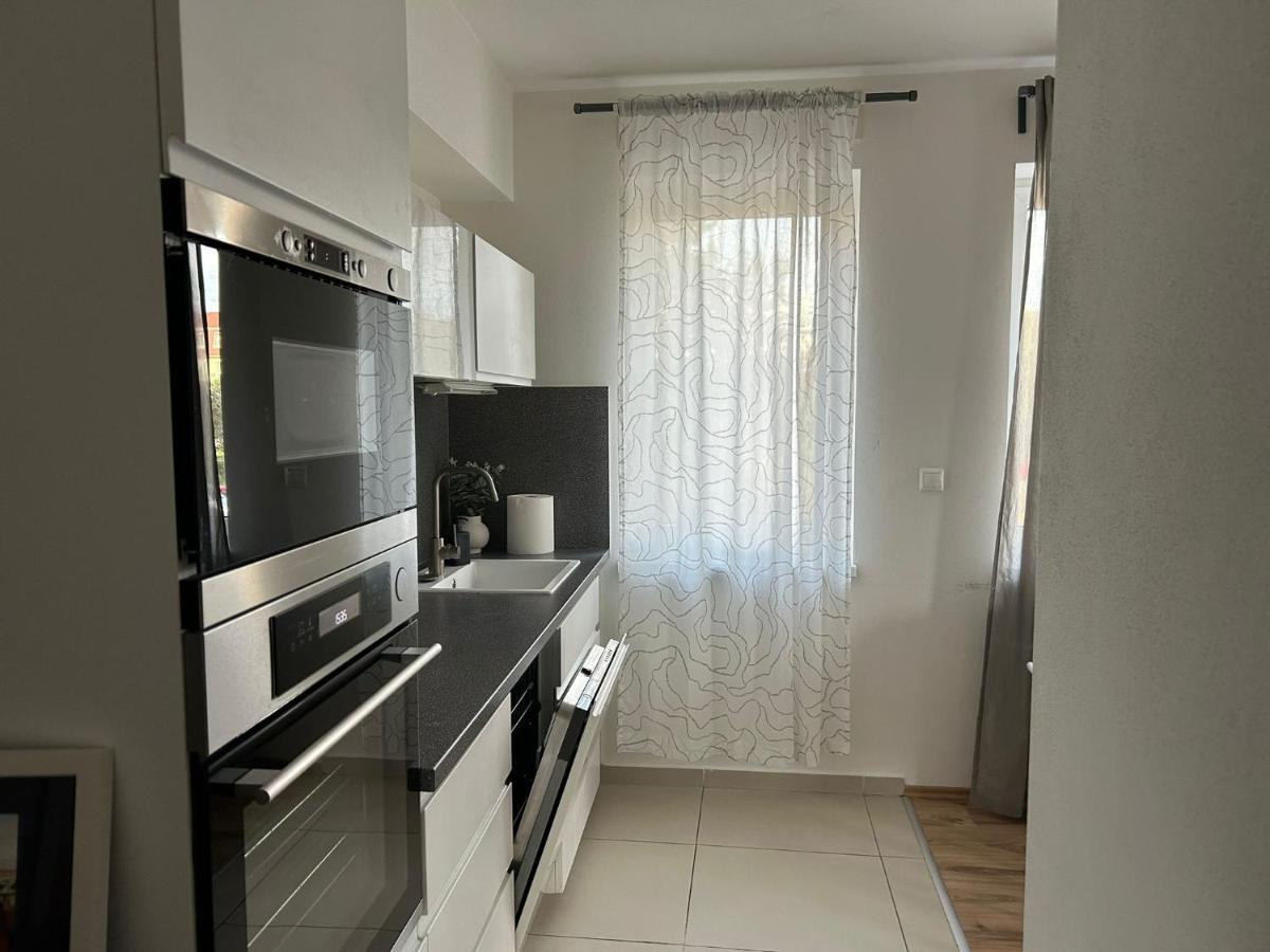 Apartman "Dunaj" Private Parking - Klimatizacia Samorin Luaran gambar
